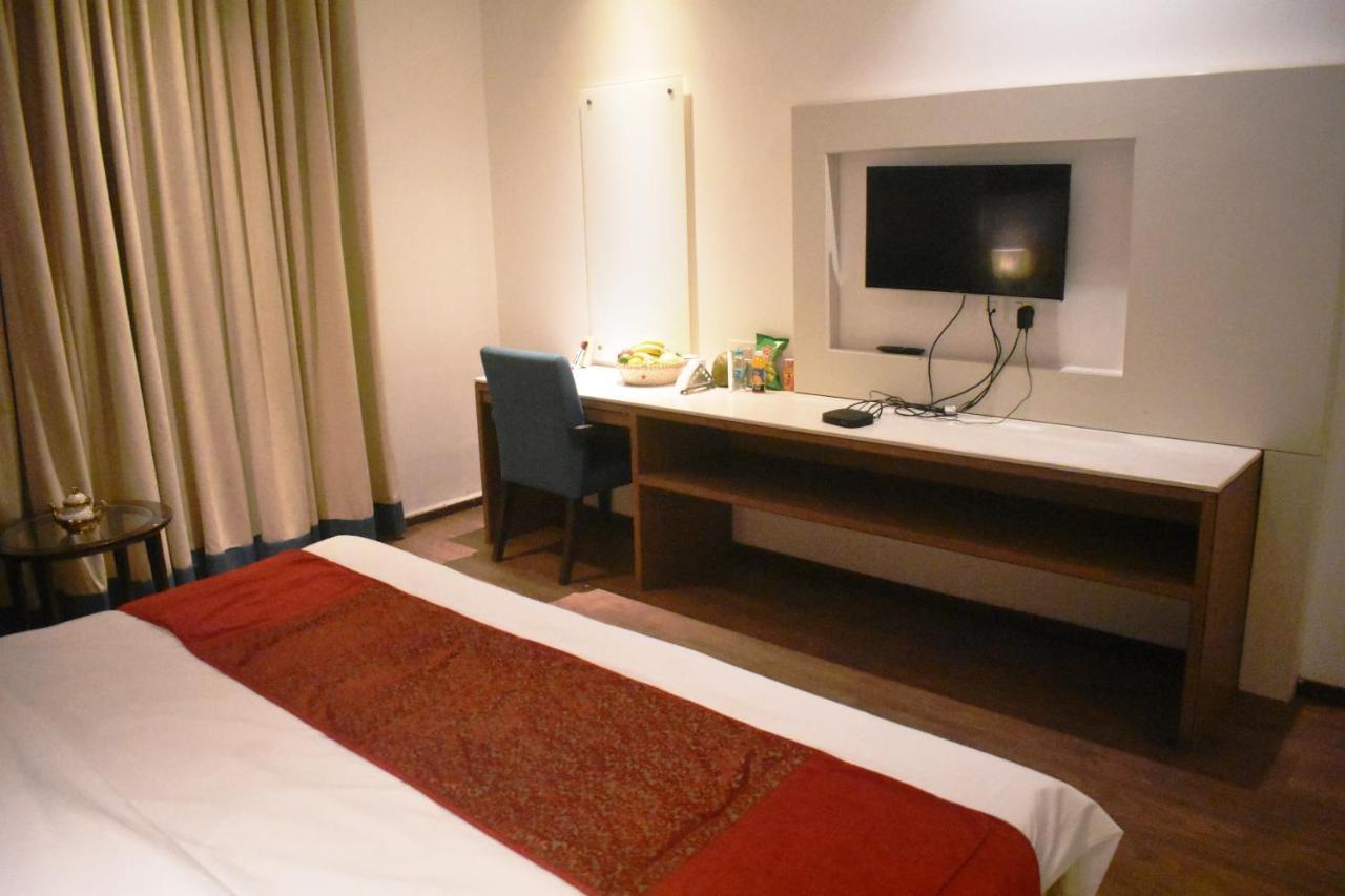 Lemonwood Suites By F9 Hotels - Trivoli Garden Chhatarpur Neu-Delhi Exterior foto