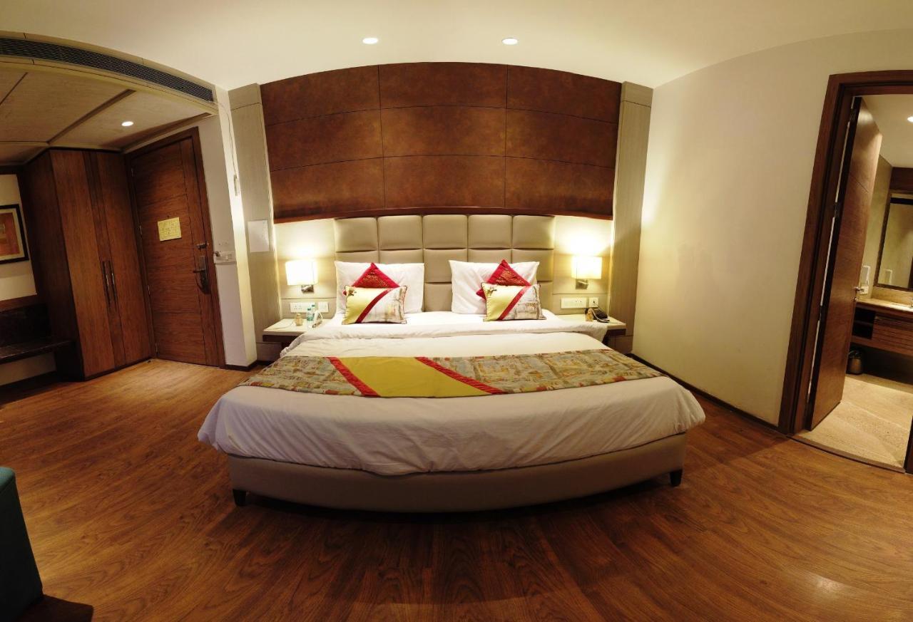Lemonwood Suites By F9 Hotels - Trivoli Garden Chhatarpur Neu-Delhi Exterior foto