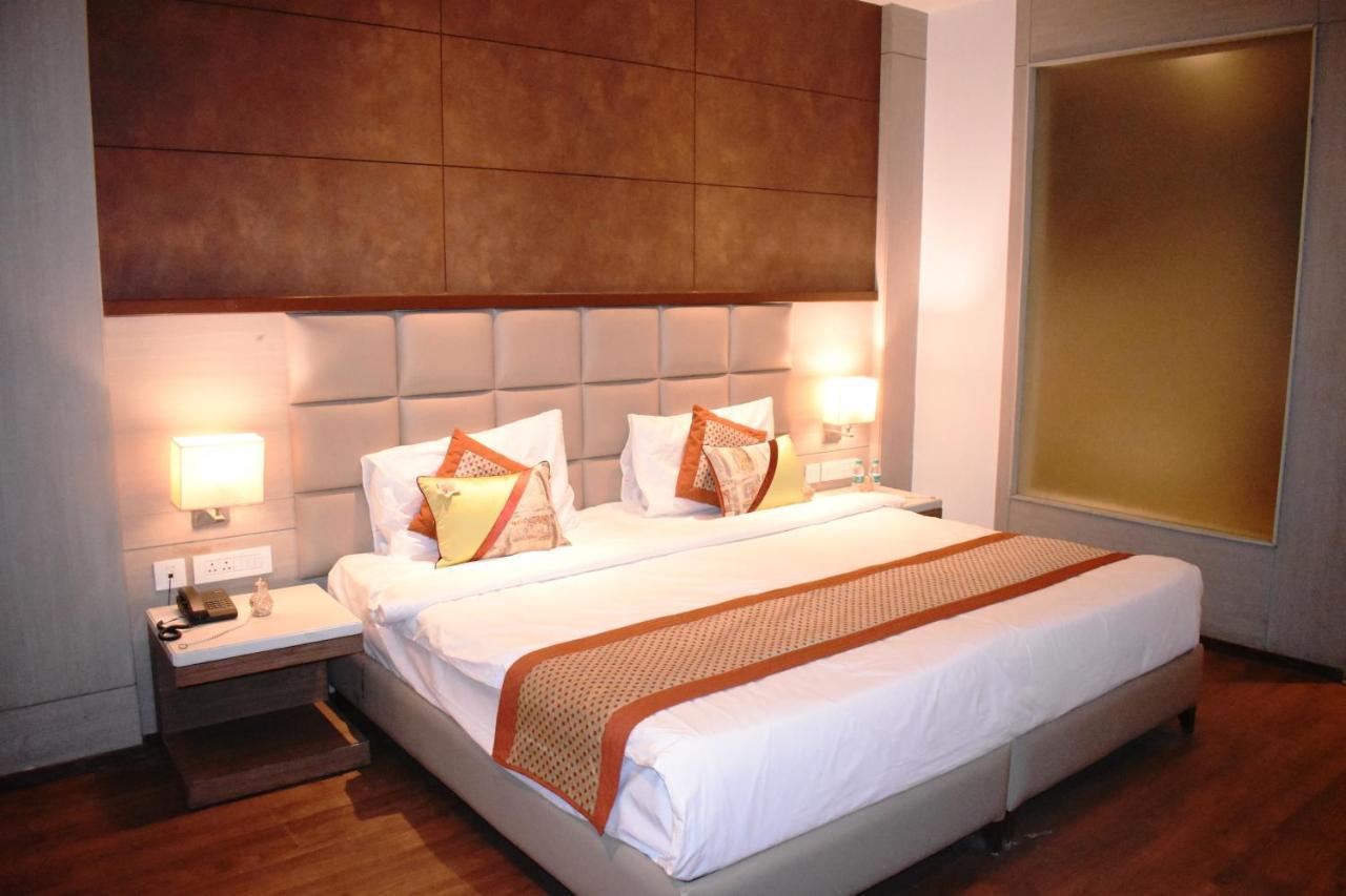 Lemonwood Suites By F9 Hotels - Trivoli Garden Chhatarpur Neu-Delhi Exterior foto