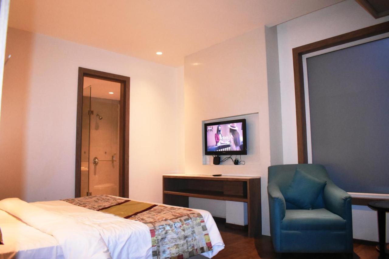 Lemonwood Suites By F9 Hotels - Trivoli Garden Chhatarpur Neu-Delhi Exterior foto