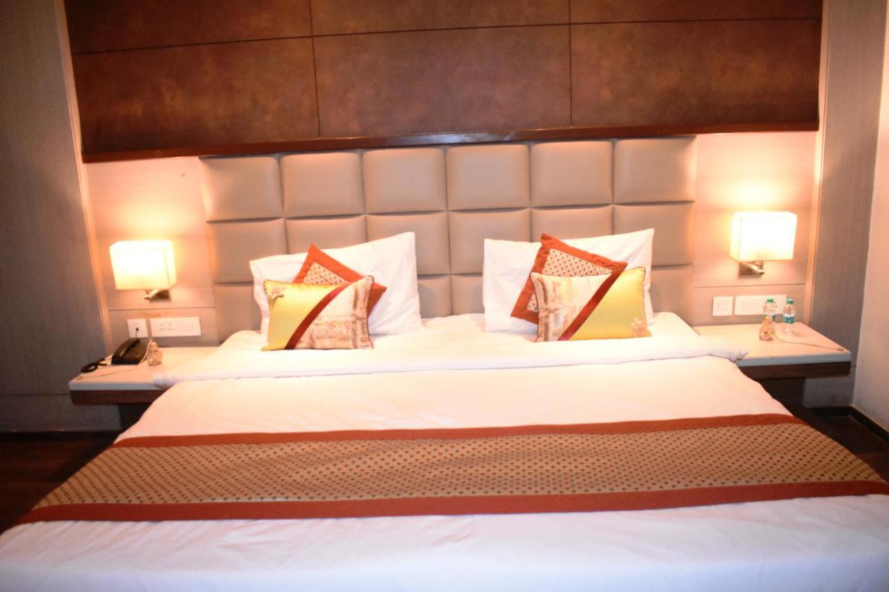 Lemonwood Suites By F9 Hotels - Trivoli Garden Chhatarpur Neu-Delhi Exterior foto