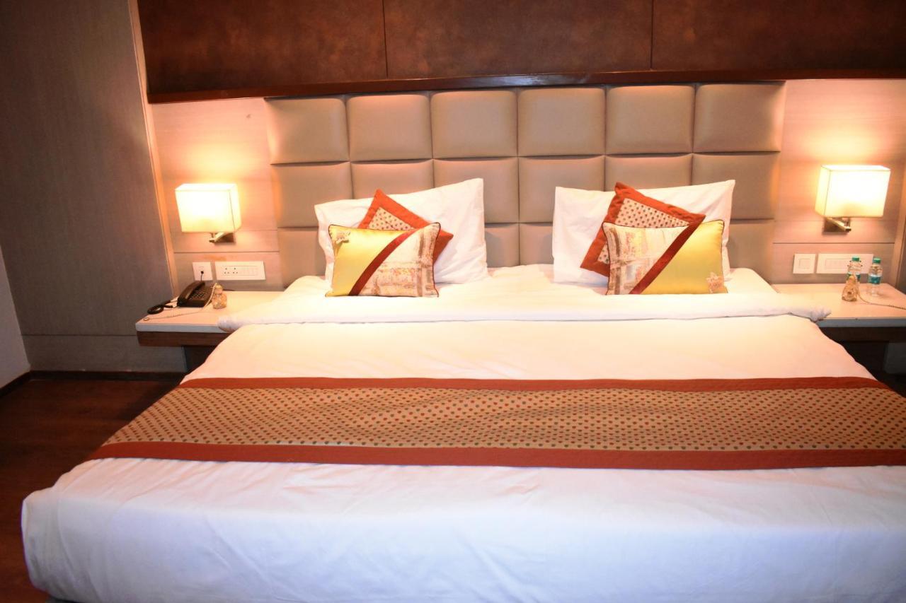 Lemonwood Suites By F9 Hotels - Trivoli Garden Chhatarpur Neu-Delhi Exterior foto