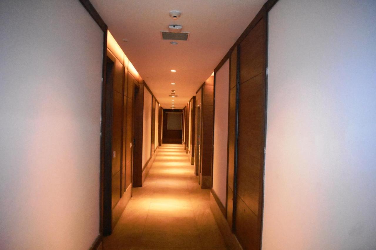 Lemonwood Suites By F9 Hotels - Trivoli Garden Chhatarpur Neu-Delhi Exterior foto