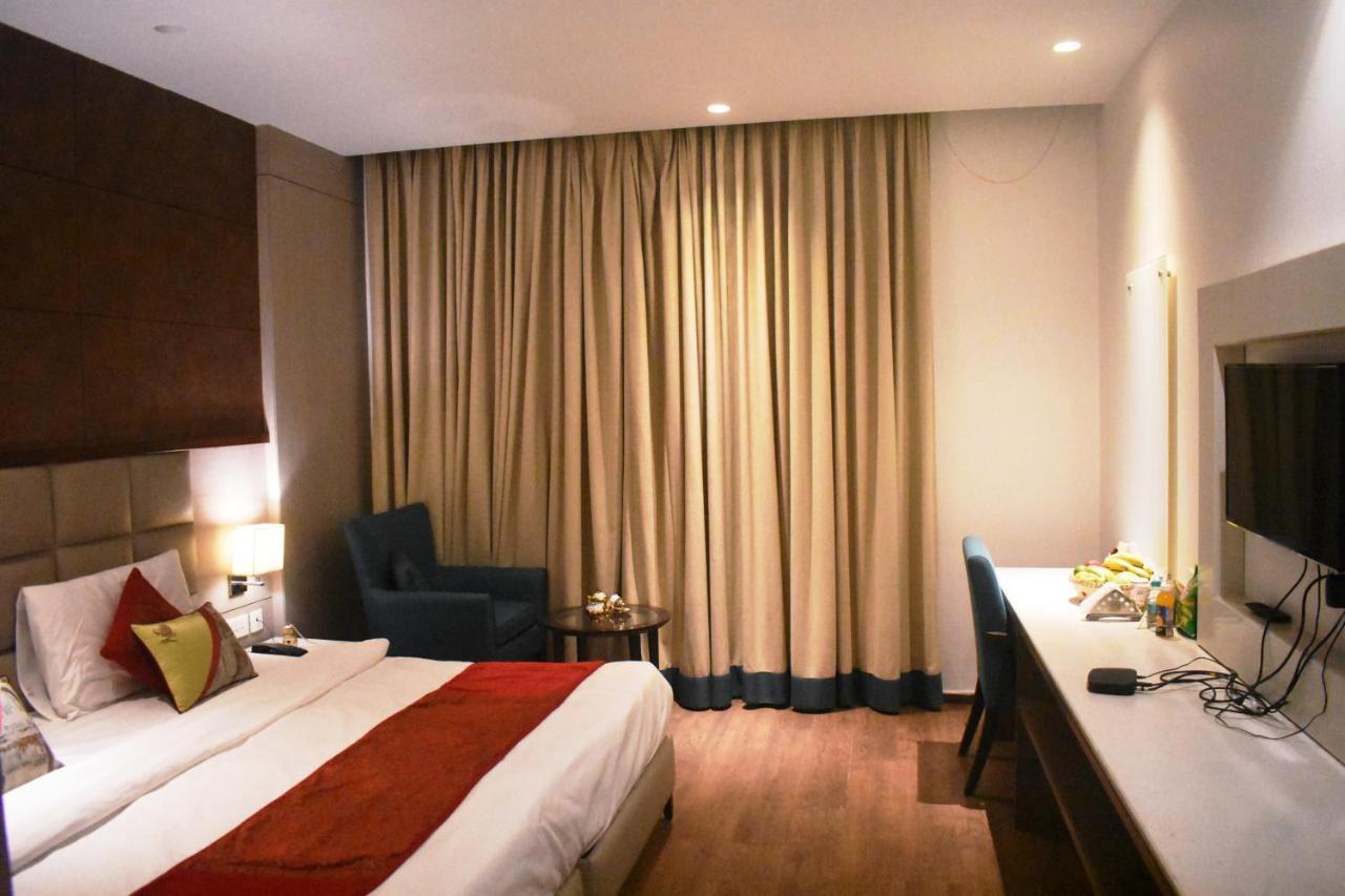 Lemonwood Suites By F9 Hotels - Trivoli Garden Chhatarpur Neu-Delhi Exterior foto