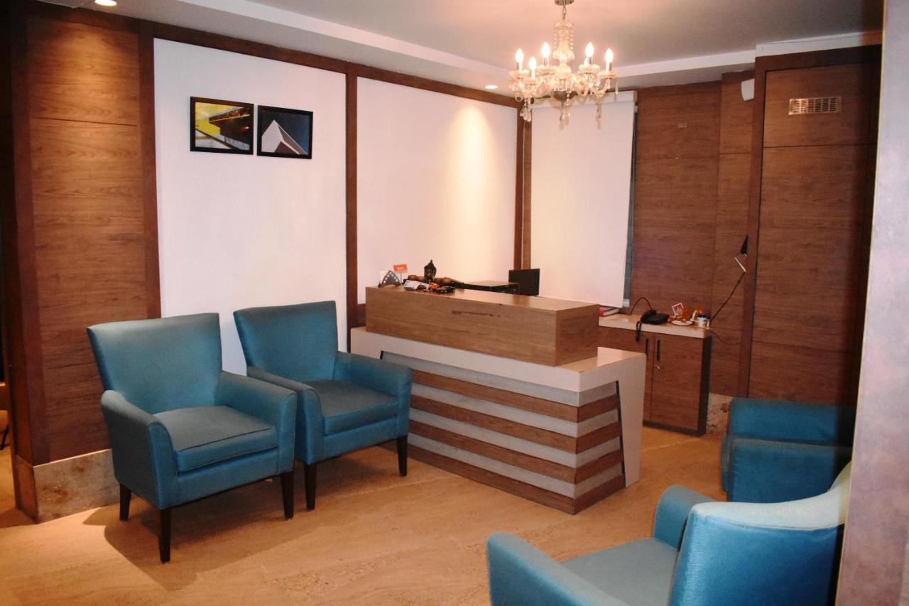 Lemonwood Suites By F9 Hotels - Trivoli Garden Chhatarpur Neu-Delhi Exterior foto